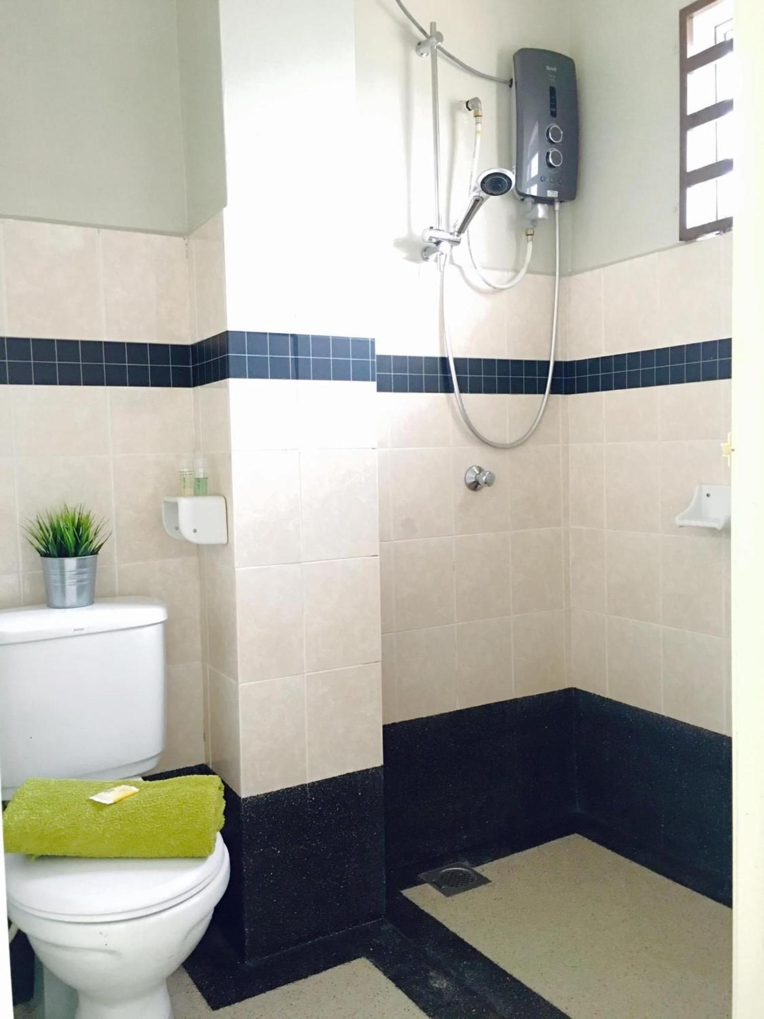 D'Houzz Ξενοδοχείο Σουνγκάϊ Πετάνι Εξωτερικό φωτογραφία