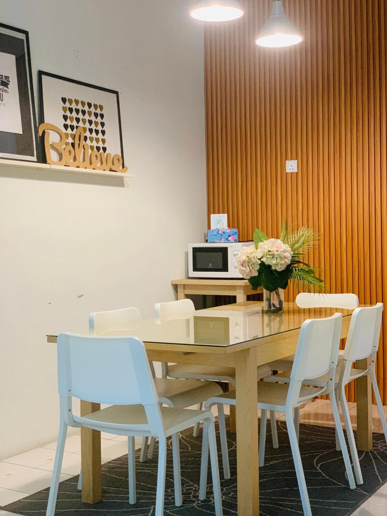 D'Houzz Ξενοδοχείο Σουνγκάϊ Πετάνι Εξωτερικό φωτογραφία